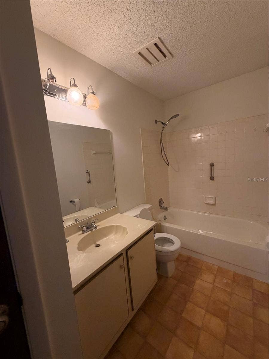 516 SILVER COURSE, #B, Ocala, FL 34472 Primary Bathroom