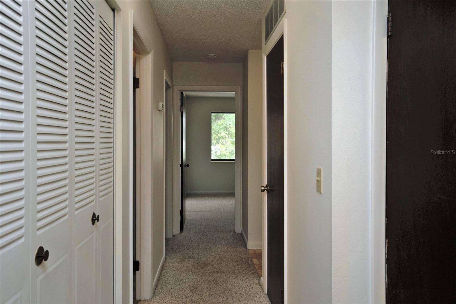 516 SILVER COURSE, #B, Ocala, FL 34472 Hallway