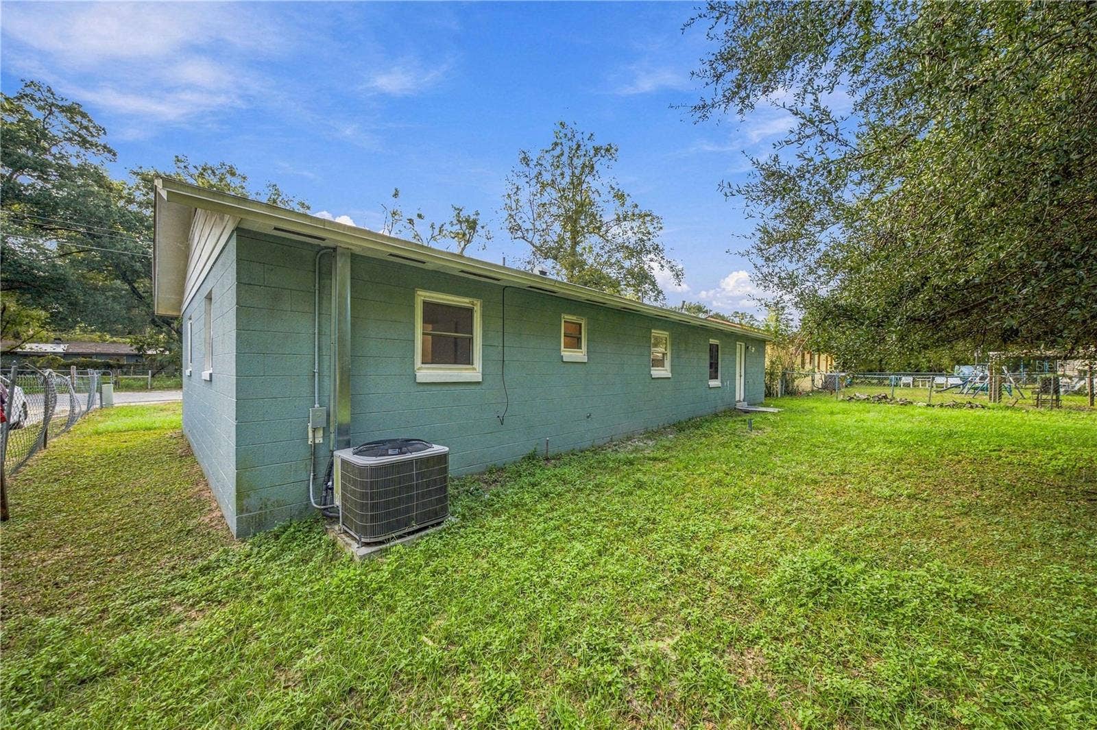 1322 NW 12TH AVENUE, Ocala, FL 34475 1322 NW 12TH AVENUE, Ocala, FL 34475