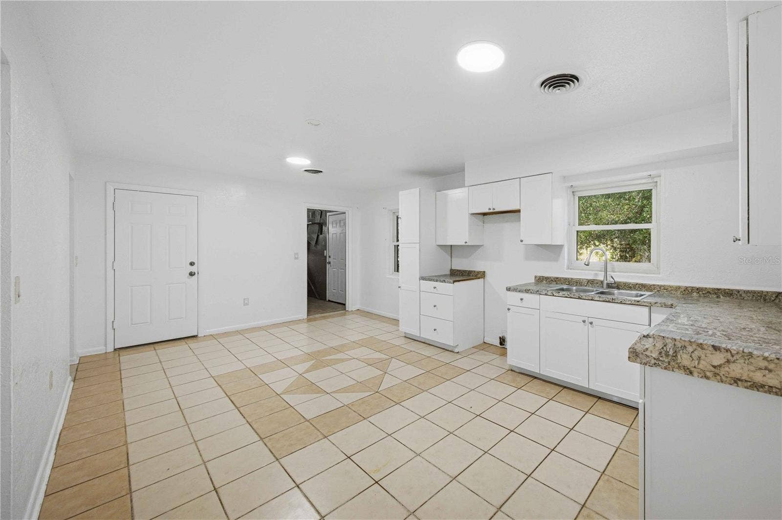 1322 NW 12TH AVENUE, Ocala, FL 34475 1322 NW 12TH AVENUE, Ocala, FL 34475