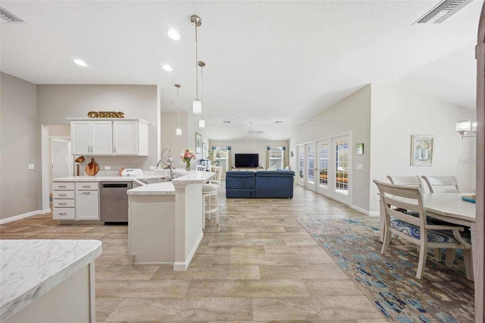 1940 DEMPSEY LANE, The Villages, FL 32163 Kitchen/Living