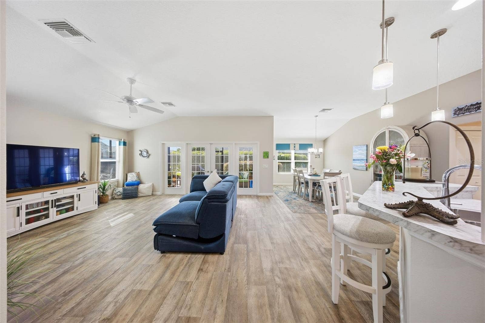 1940 DEMPSEY LANE, The Villages, FL 32163 Living