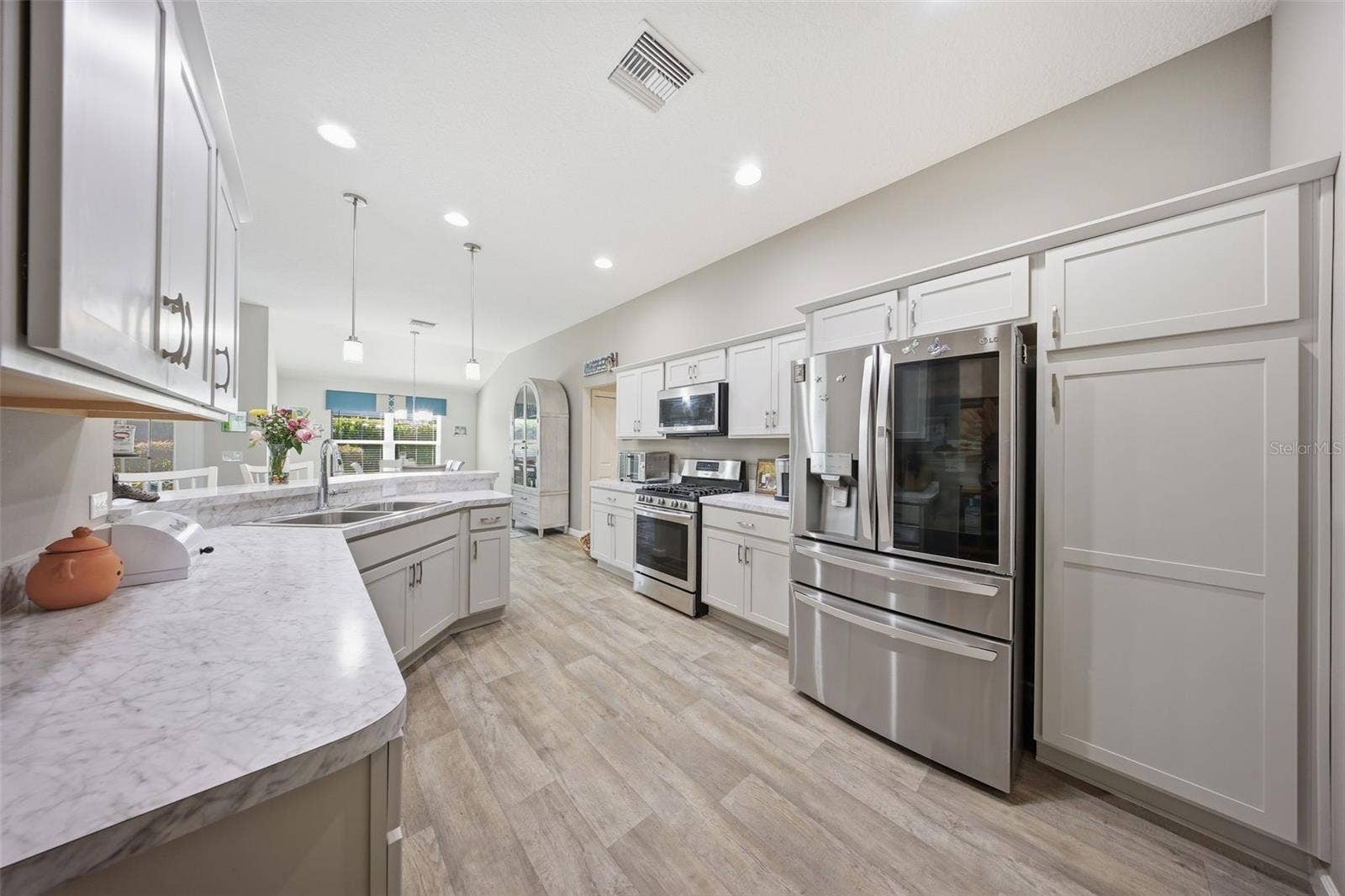1940 DEMPSEY LANE, The Villages, FL 32163 Kitchen