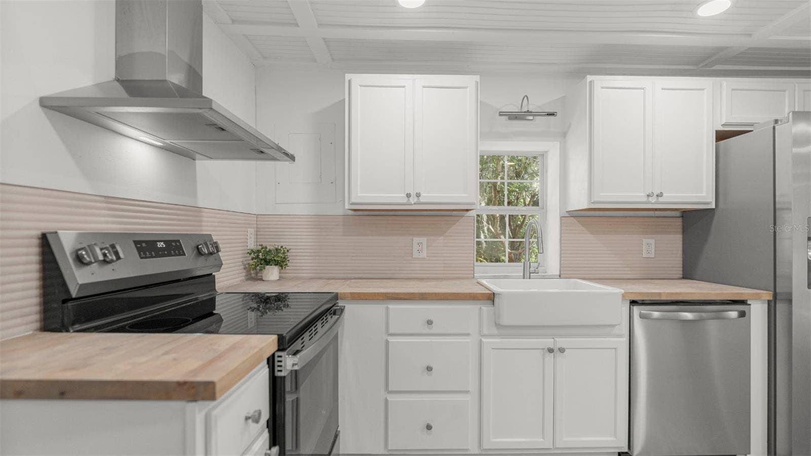 2410 NE 3RD PLACE, Gainesville, FL 32641