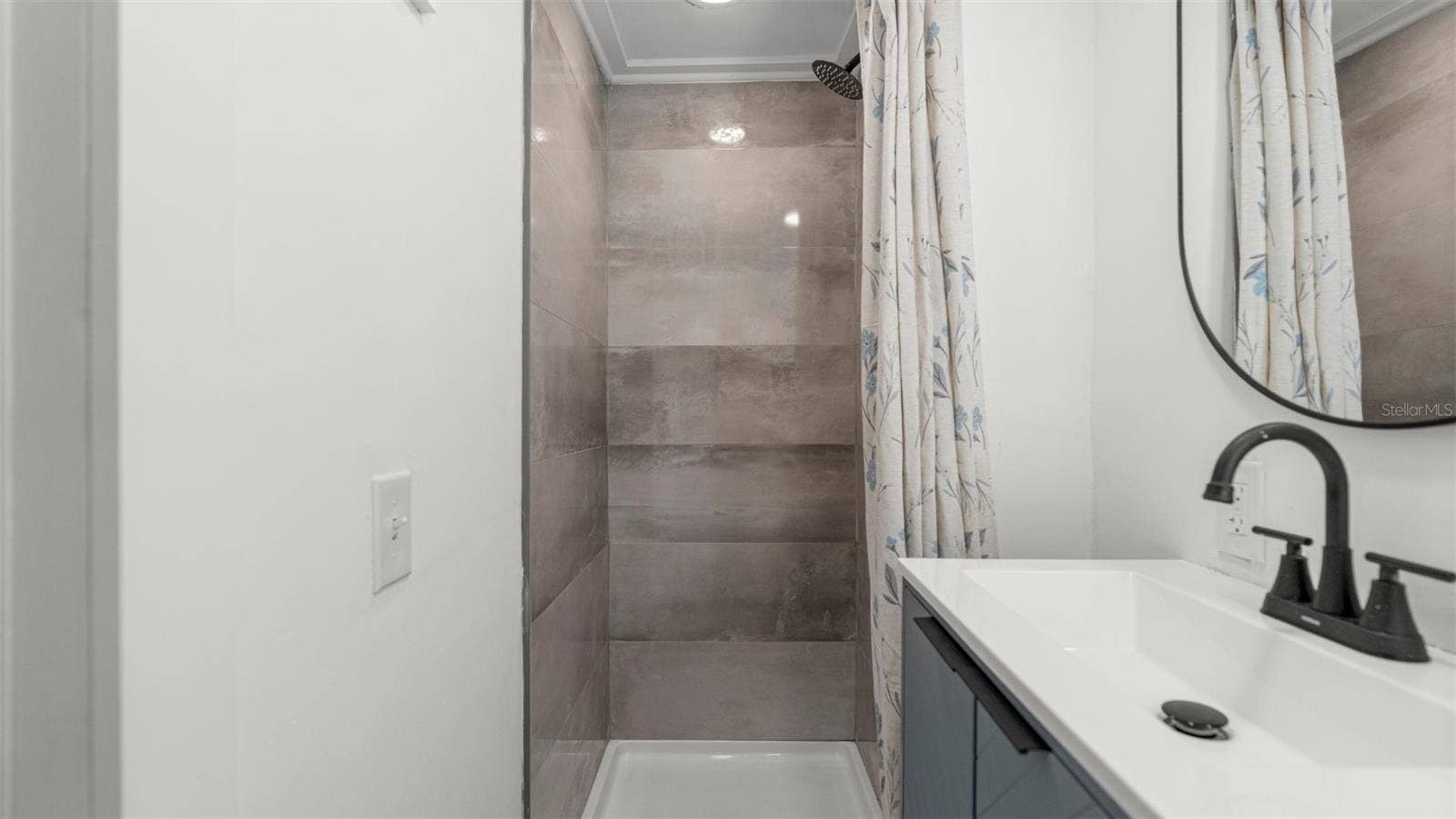 2410 NE 3RD PLACE, Gainesville, FL 32641