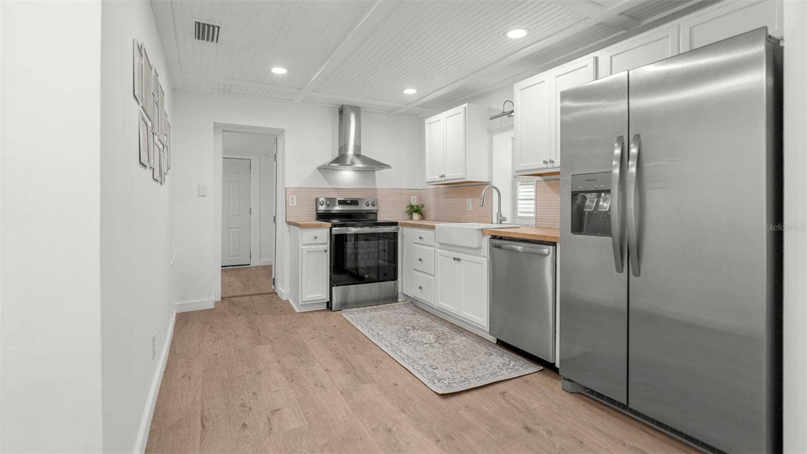 2410 NE 3RD PLACE, Gainesville, FL 32641