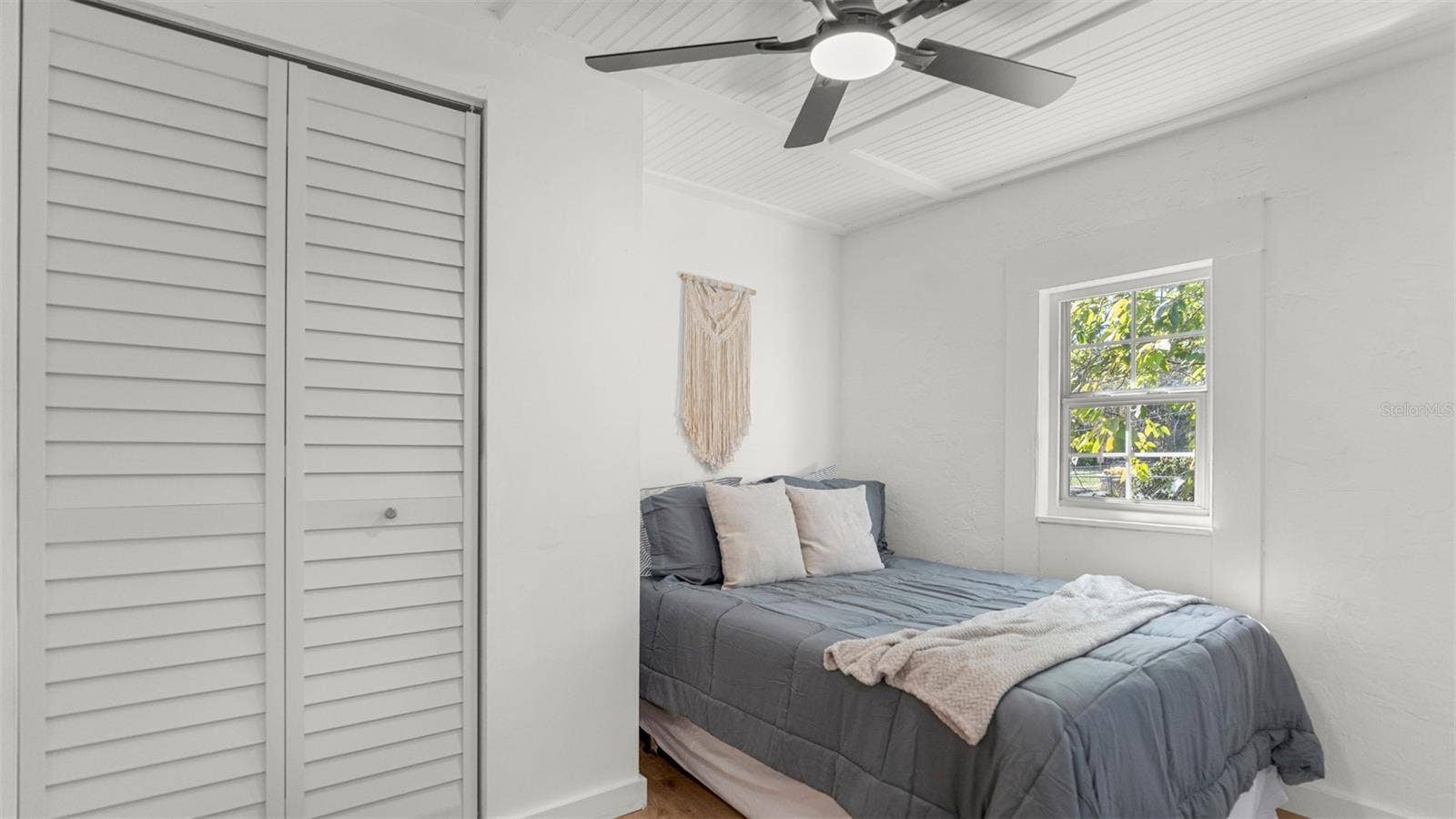 2410 NE 3RD PLACE, Gainesville, FL 32641