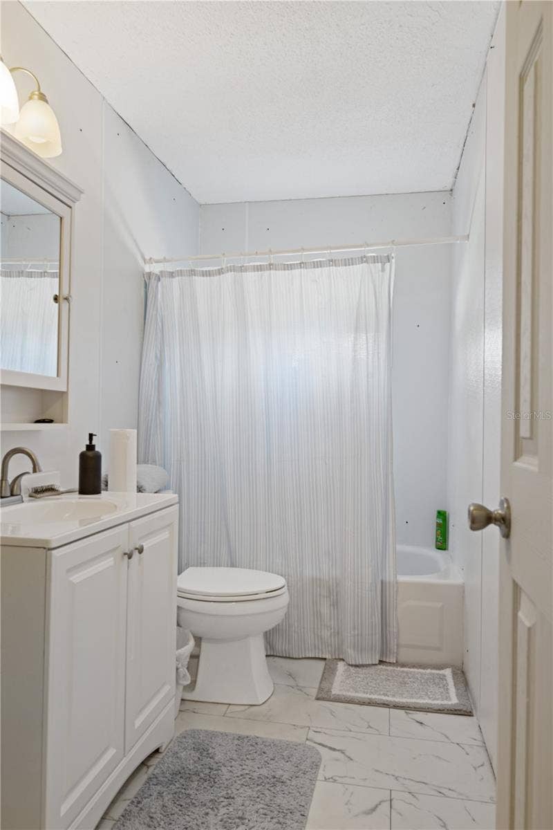 Cedar Key, FL 32625 Bathroom