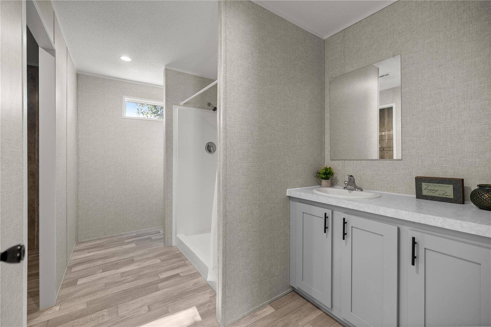 1560 NE 162ND STREET, Citra, FL 32113 Primary Bathroom with Shaker cabinets