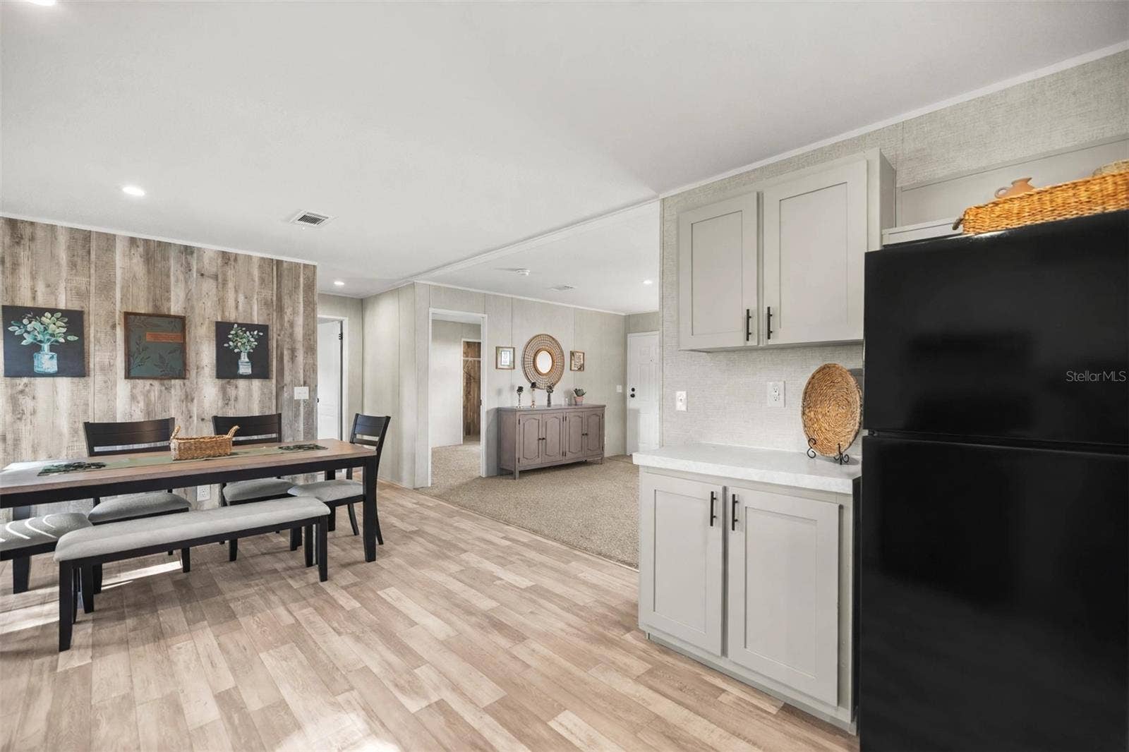 1560 NE 162ND STREET, Citra, FL 32113 Kitchen and Coffee station area