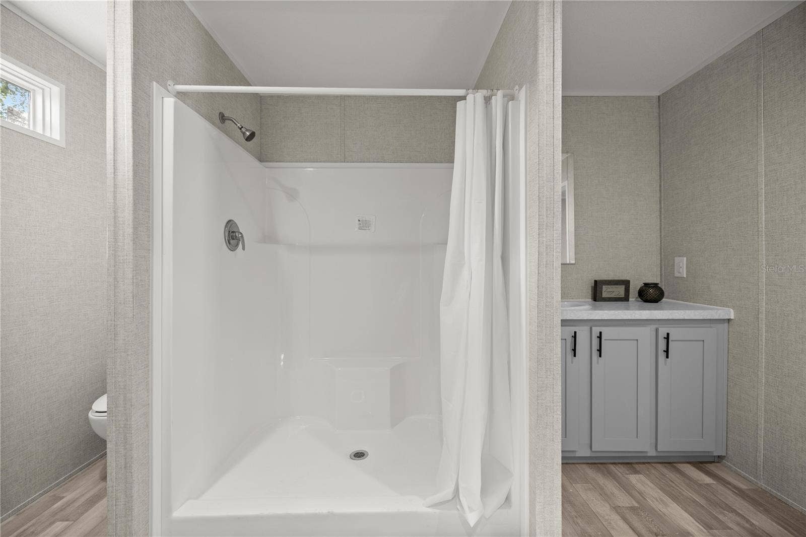 1560 NE 162ND STREET, Citra, FL 32113 Primary Walk in Shower and private toilet