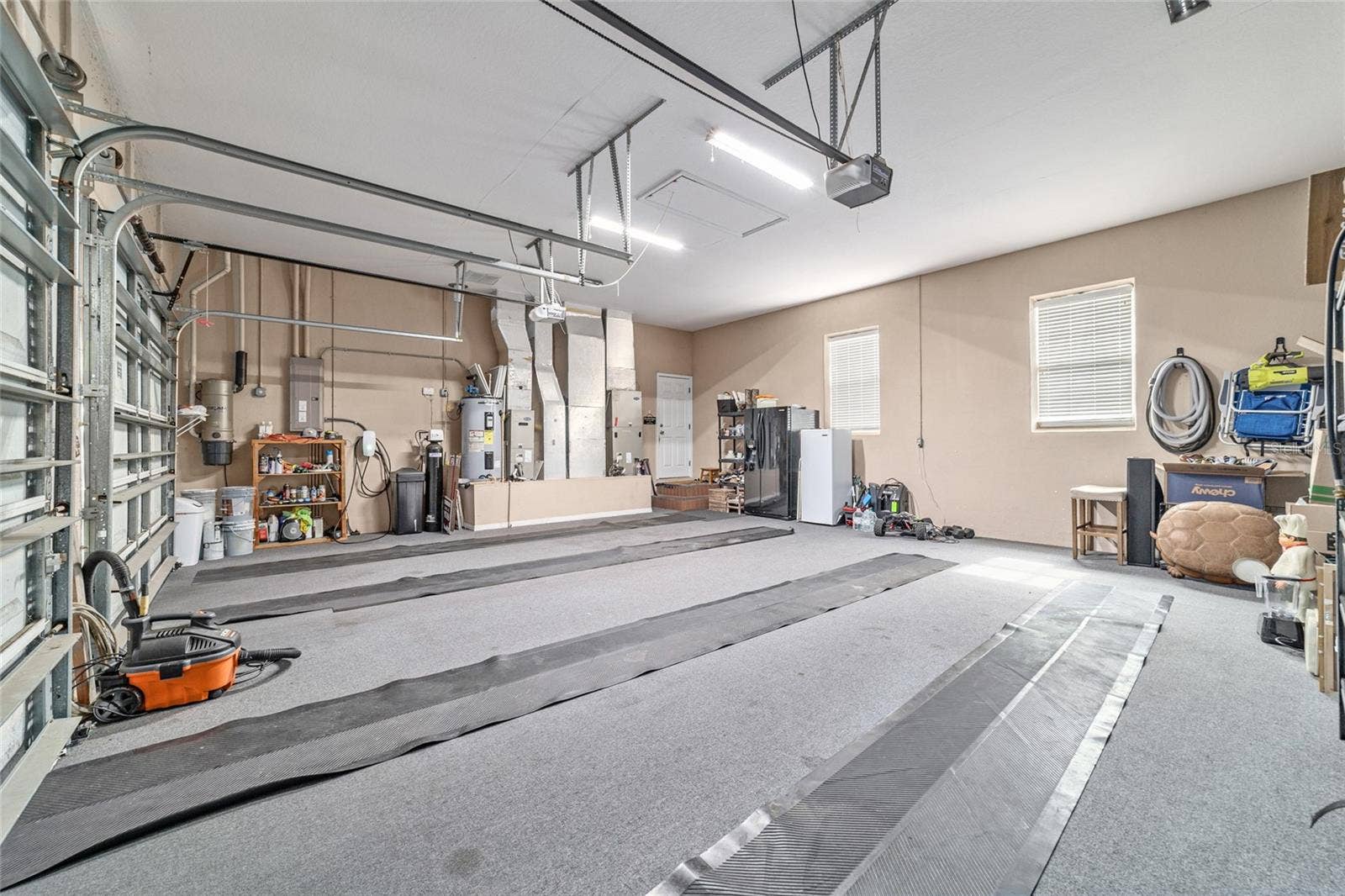 Over sized 30'X26" Garage