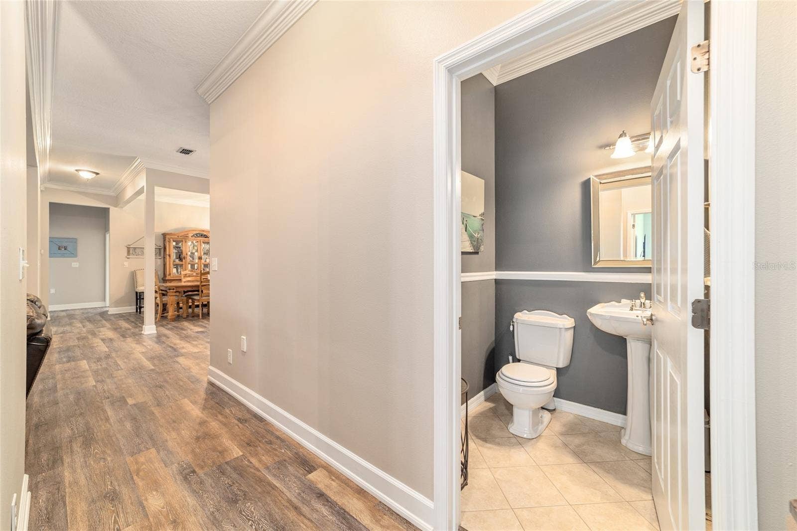 1/2 Bath