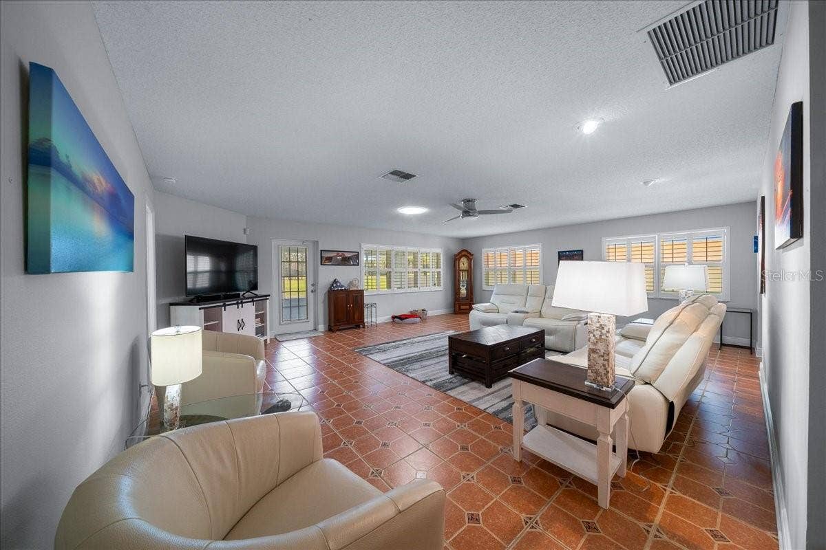 9085 SW 91ST CIRCLE, Ocala, FL 34481 9085 SW 91ST CIRCLE, Ocala, FL 34481
