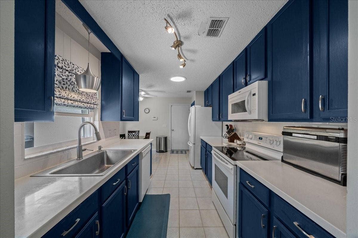 9085 SW 91ST CIRCLE, Ocala, FL 34481 9085 SW 91ST CIRCLE, Ocala, FL 34481