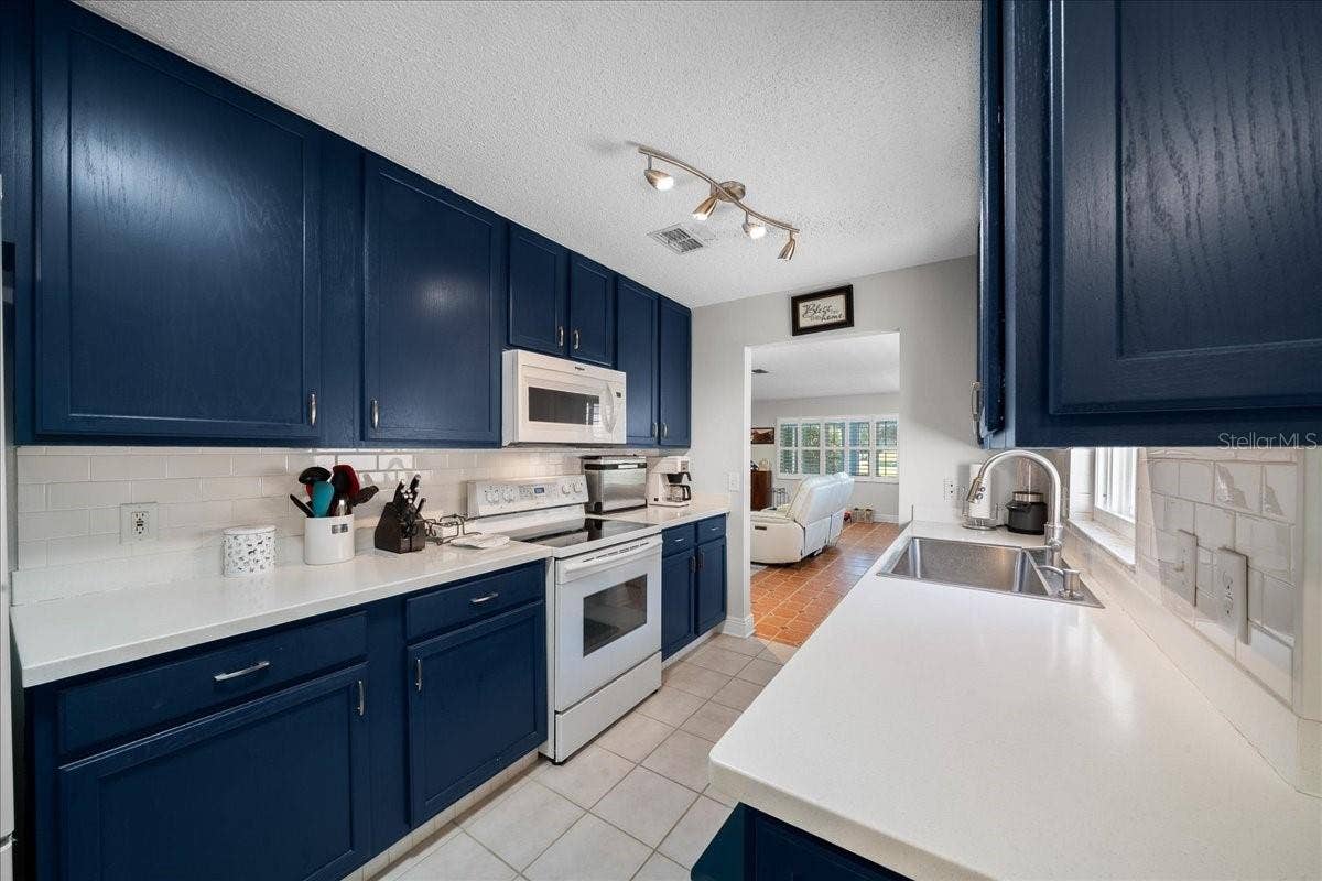9085 SW 91ST CIRCLE, Ocala, FL 34481 9085 SW 91ST CIRCLE, Ocala, FL 34481