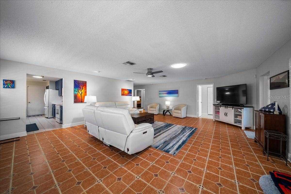 9085 SW 91ST CIRCLE, Ocala, FL 34481 9085 SW 91ST CIRCLE, Ocala, FL 34481