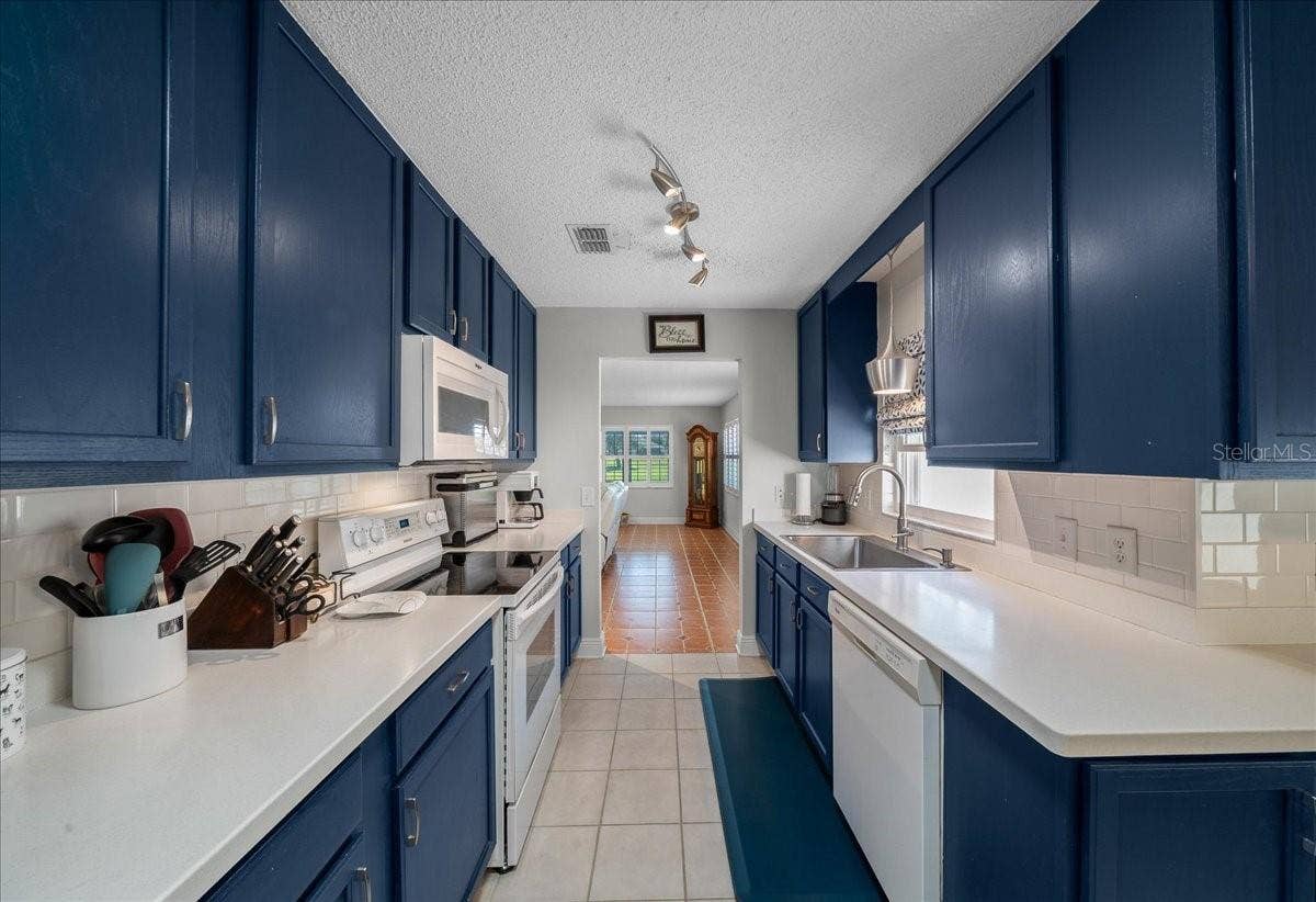 9085 SW 91ST CIRCLE, Ocala, FL 34481 9085 SW 91ST CIRCLE, Ocala, FL 34481