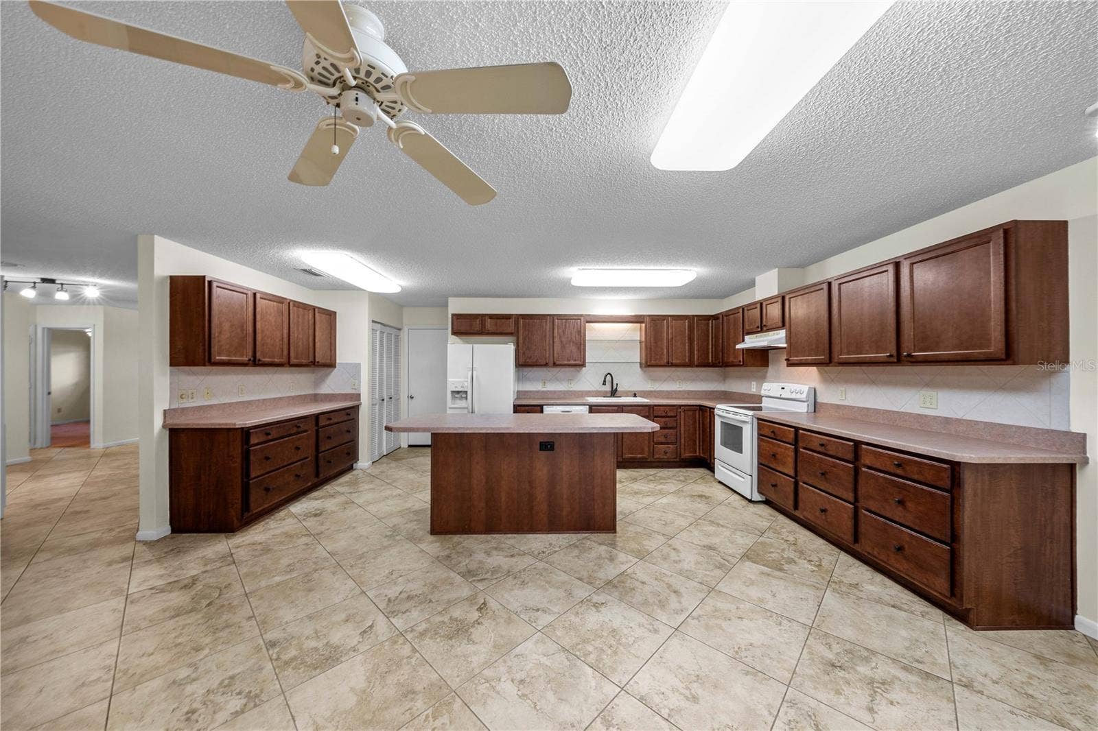 9529 SW 85TH AVENUE, #D, Ocala, FL 34481 9529 SW 85TH AVENUE, #D, Ocala, FL 34481