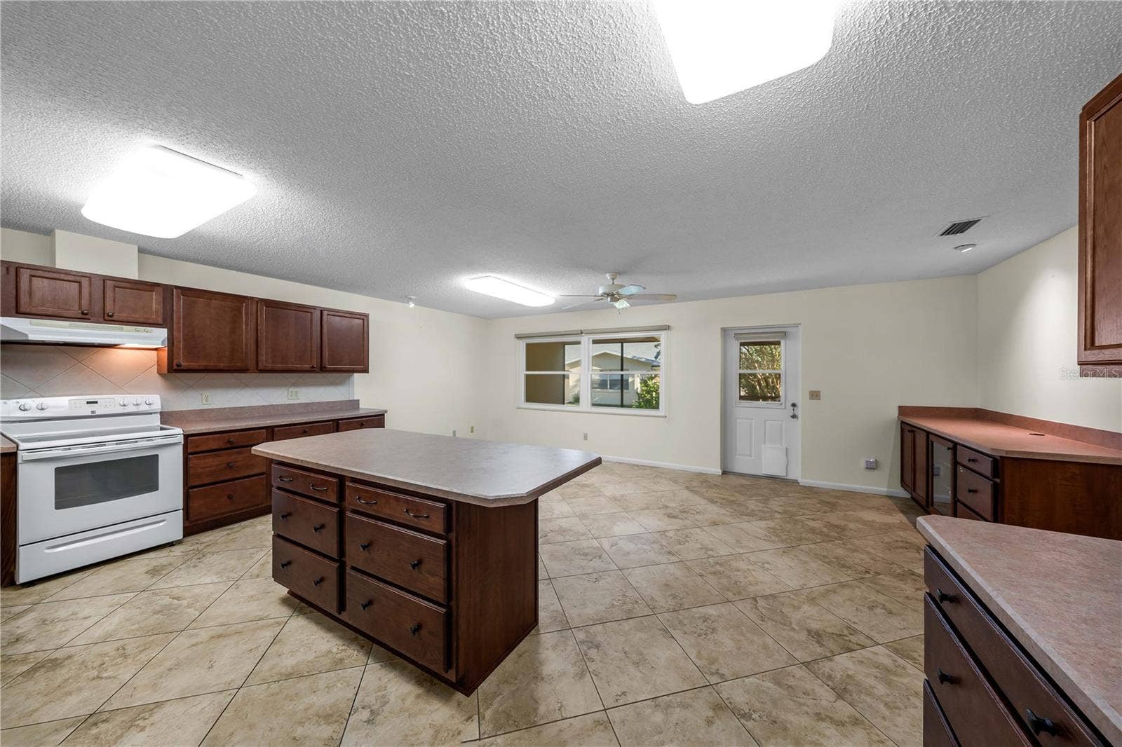 9529 SW 85TH AVENUE, #D, Ocala, FL 34481 9529 SW 85TH AVENUE, #D, Ocala, FL 34481