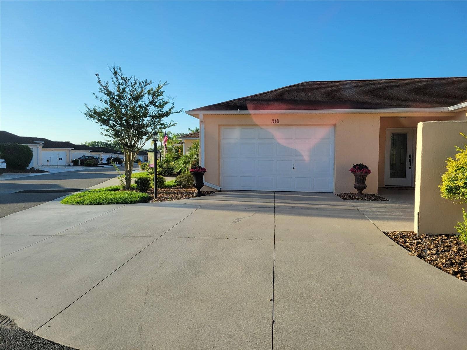 CORNER LOT HAS TWO CAR DRIVEWAY