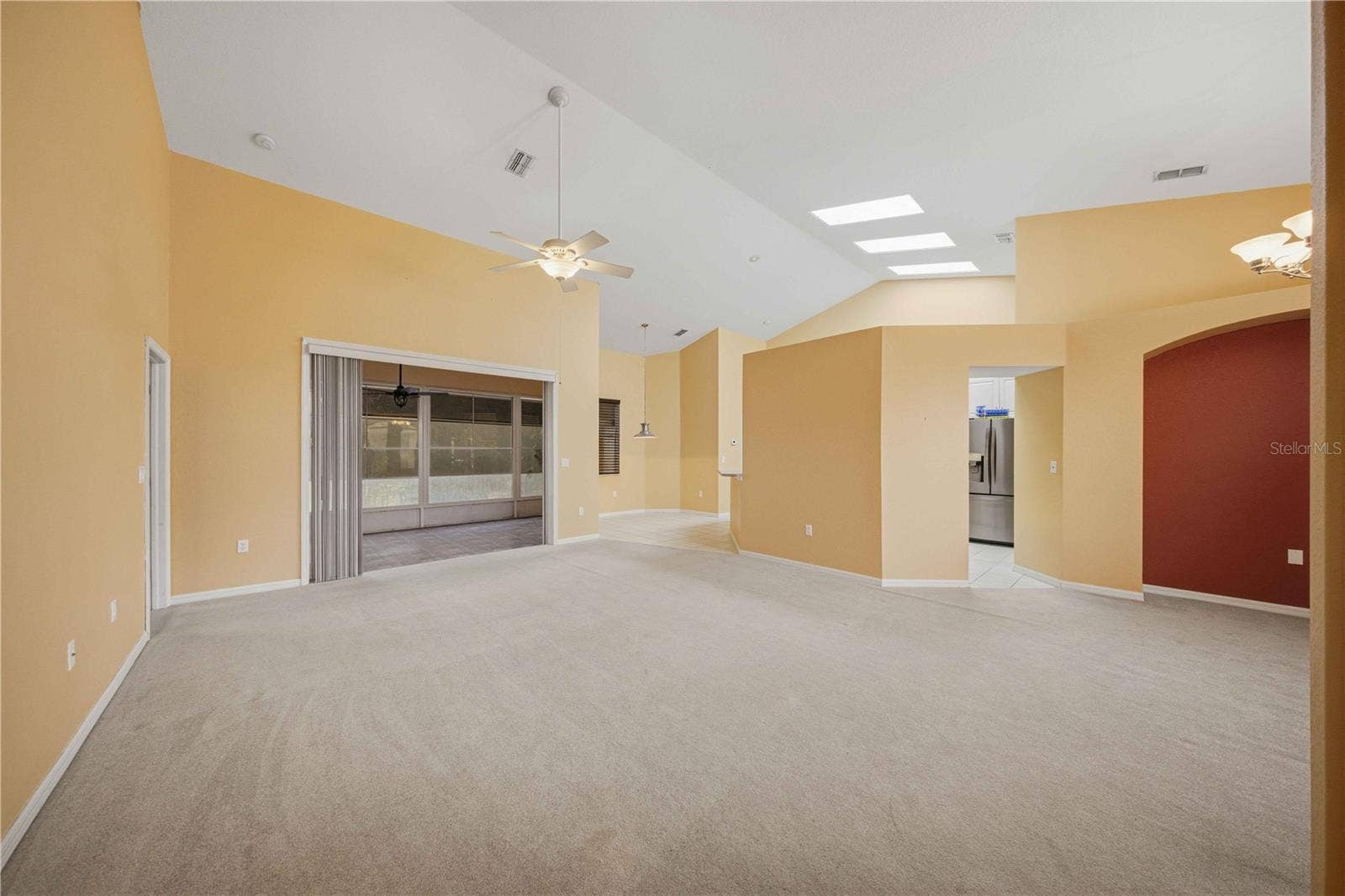 15493 SARATOGA DRIVE, Brooksville, FL 34604 Living Room