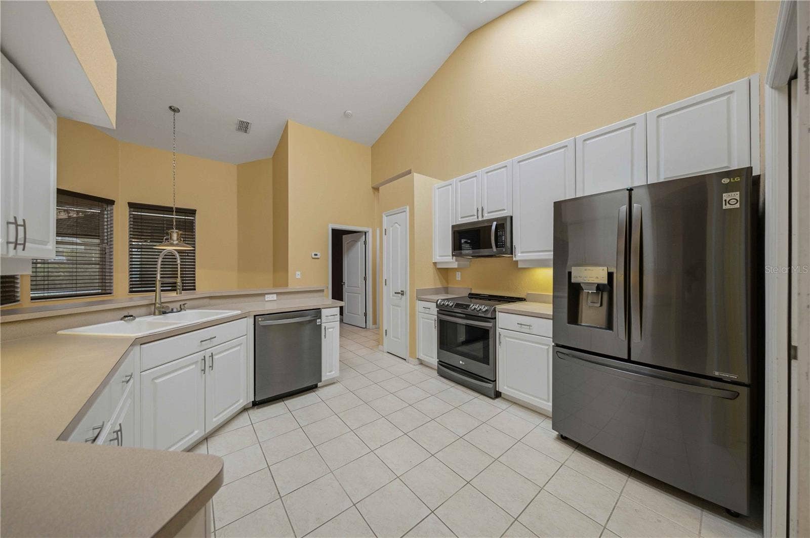 15493 SARATOGA DRIVE, Brooksville, FL 34604 Kitchen