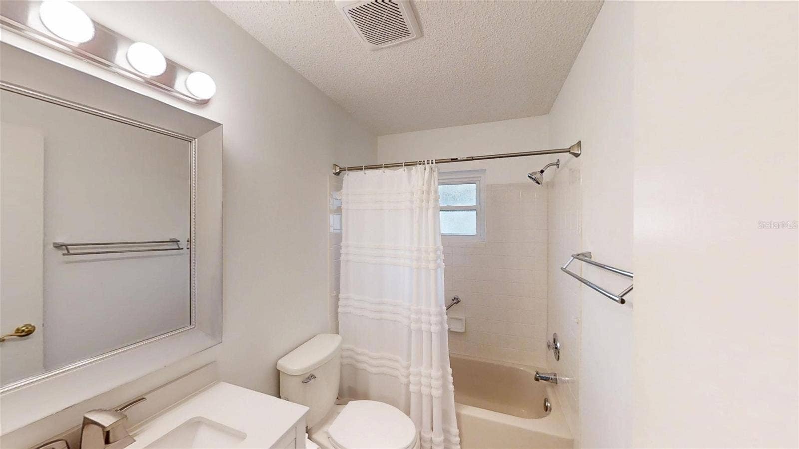 8883 SW 94TH LANE, #G, Ocala, FL 34481 GUEST BATHROOM