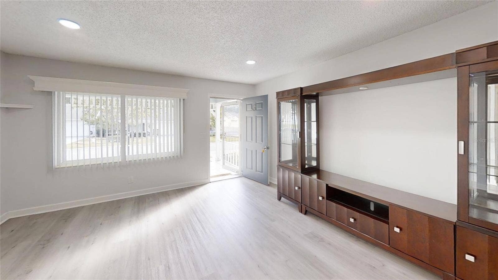 8883 SW 94TH LANE, #G, Ocala, FL 34481 LIVING ROOM