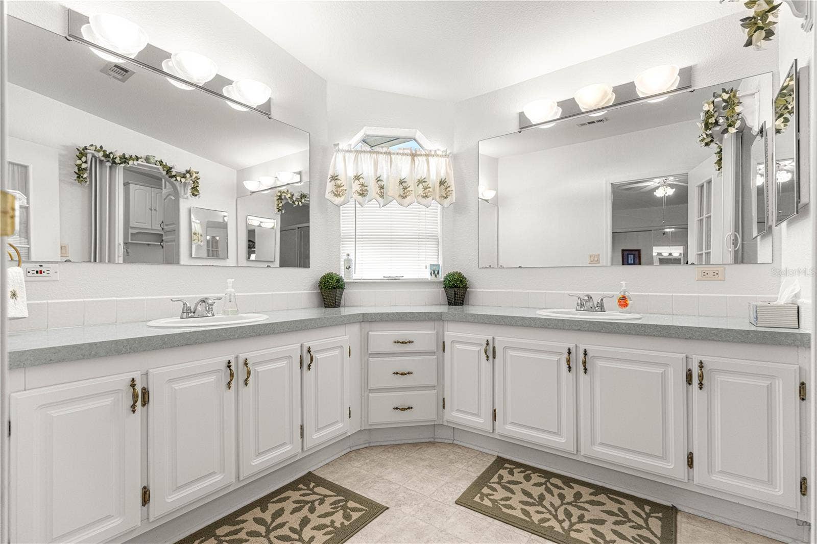 7943 SW 7TH PLACE, Ocala, FL 34474 7943 SW 7TH PLACE, Ocala, FL 34474