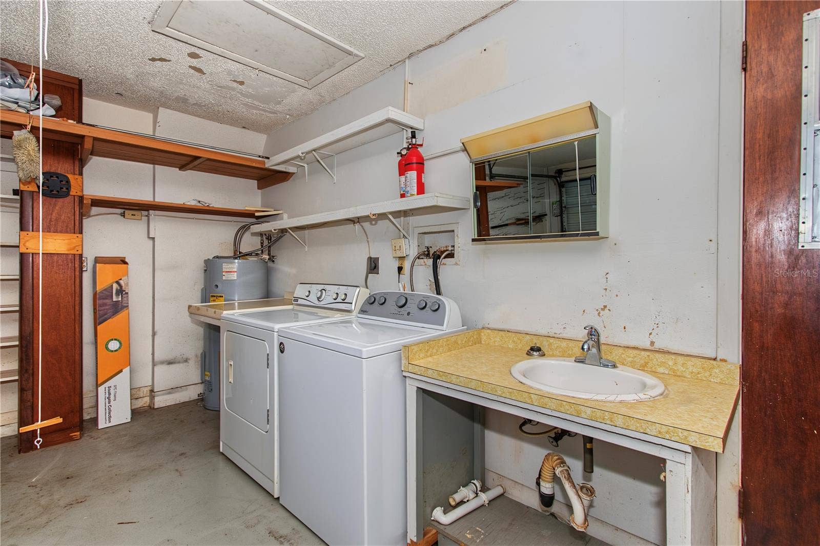 1414 W EVERGREEN DRIVE, Citrus Springs, FL 34434 Washer/Dryer Area in garage off Kitchen
