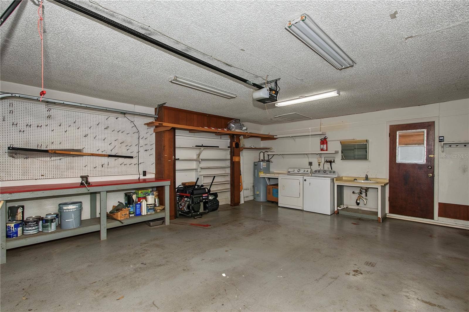 1414 W EVERGREEN DRIVE, Citrus Springs, FL 34434 Garage