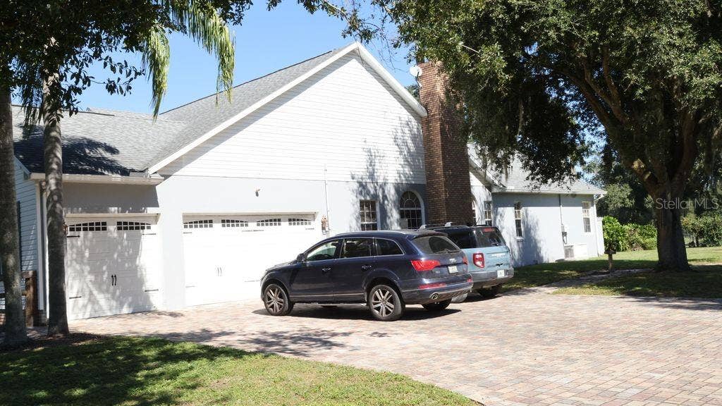 9238 FORT KING ROAD, Dade City, FL 33525 GARAGE