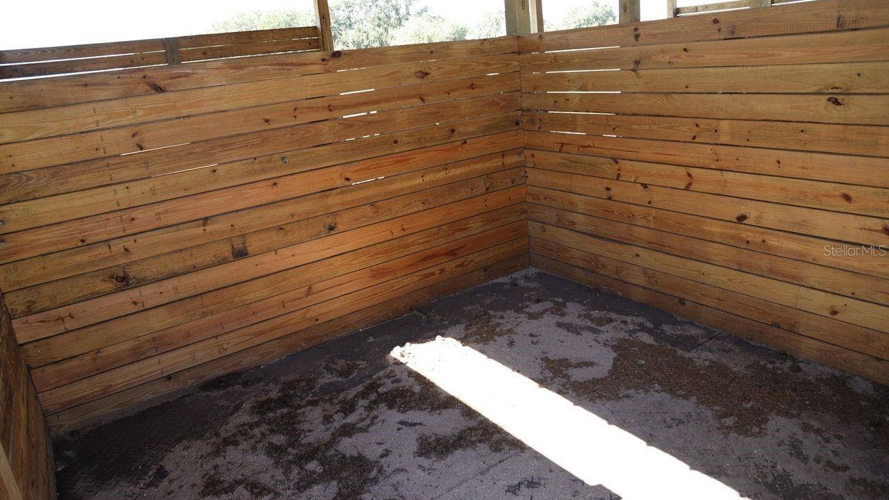 9238 FORT KING ROAD, Dade City, FL 33525 BARN 2