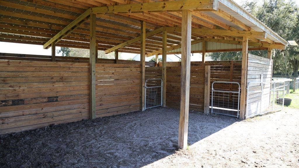 9238 FORT KING ROAD, Dade City, FL 33525 BARN 2