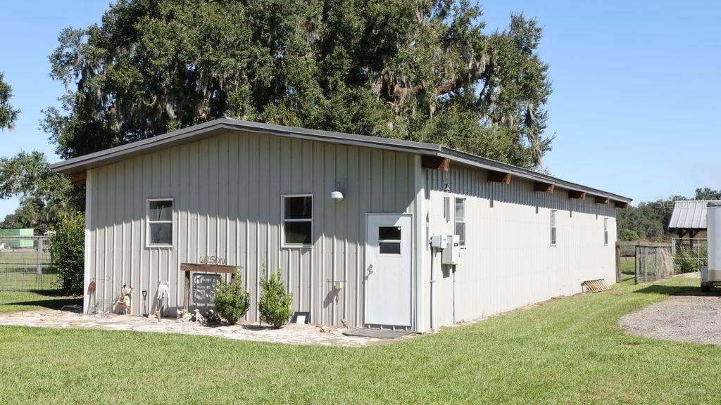 9238 FORT KING ROAD, Dade City, FL 33525 KENNELS