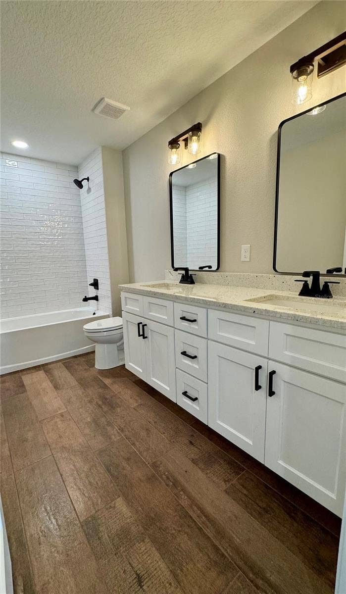 18441 SW 66TH LOOP, Dunnellon, FL 34432 Guest bath
