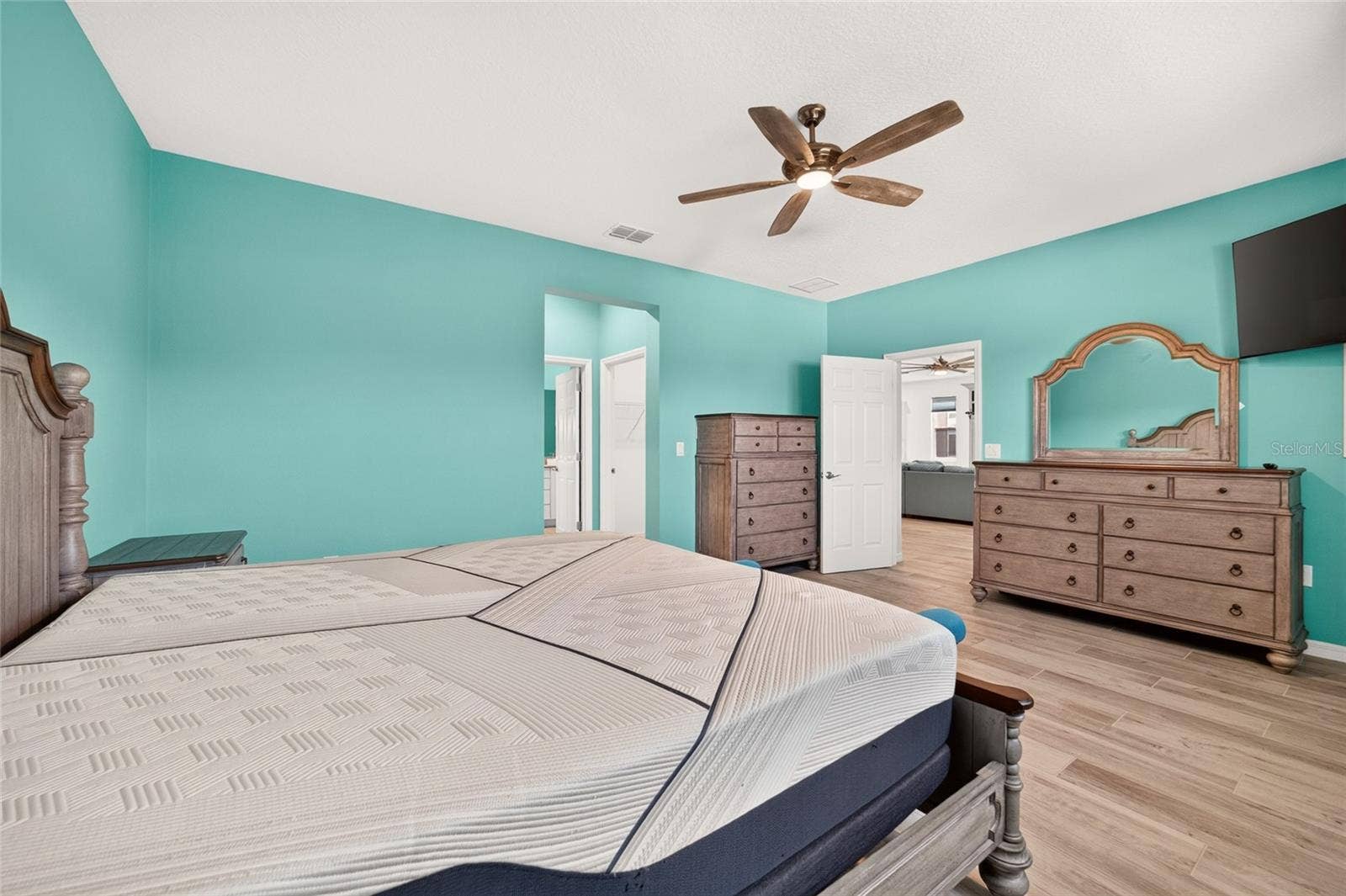 9064 SW 78TH STREET ROAD, Ocala, FL 34481