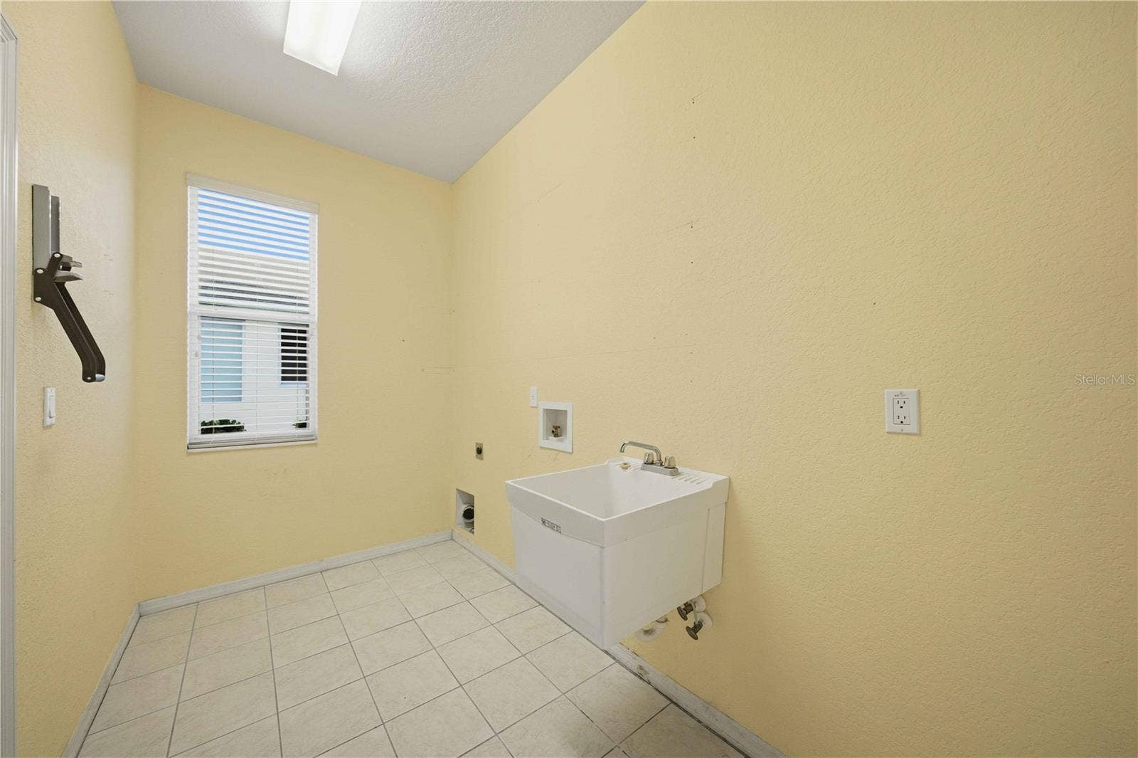 15456 CAMBRIA DRIVE, Brooksville, FL 34604 Laundry Room