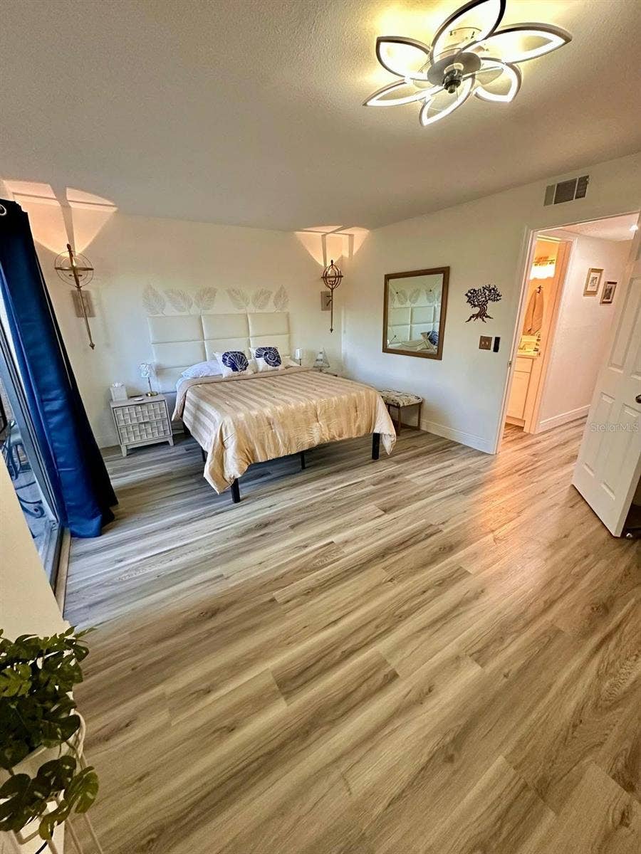 9209 TUDOR DRIVE, #C104, Tampa, FL 33615 9209 TUDOR DRIVE, #C104, Tampa, FL 33615