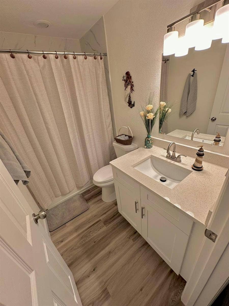 9209 TUDOR DRIVE, #C104, Tampa, FL 33615 9209 TUDOR DRIVE, #C104, Tampa, FL 33615