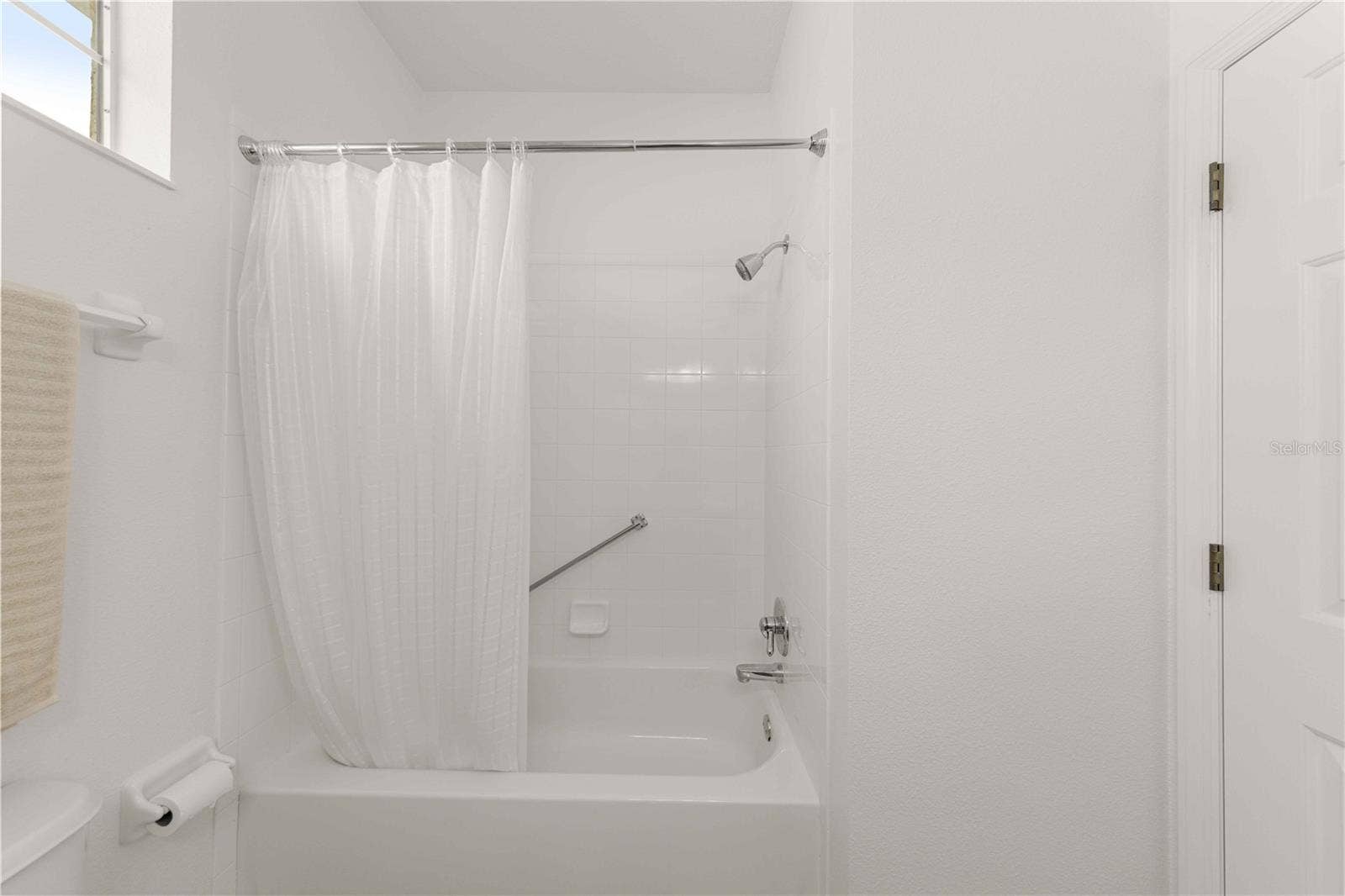 8479 SW 84TH LOOP, Ocala, FL 34481 Guest Bath