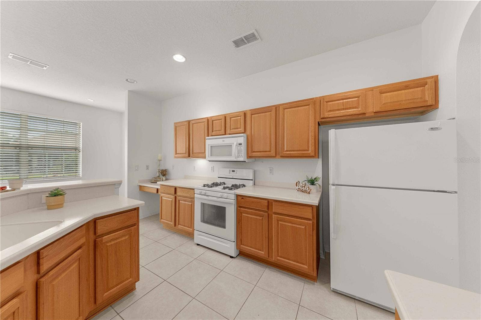 8479 SW 84TH LOOP, Ocala, FL 34481 Kitchen