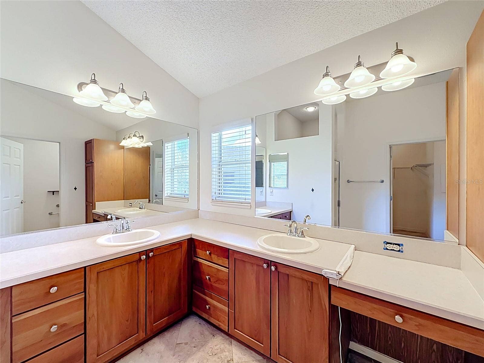 863 CASTLEBERRY CIRCLE, The Villages, FL 32162 863 CASTLEBERRY CIRCLE, The Villages, FL 32162