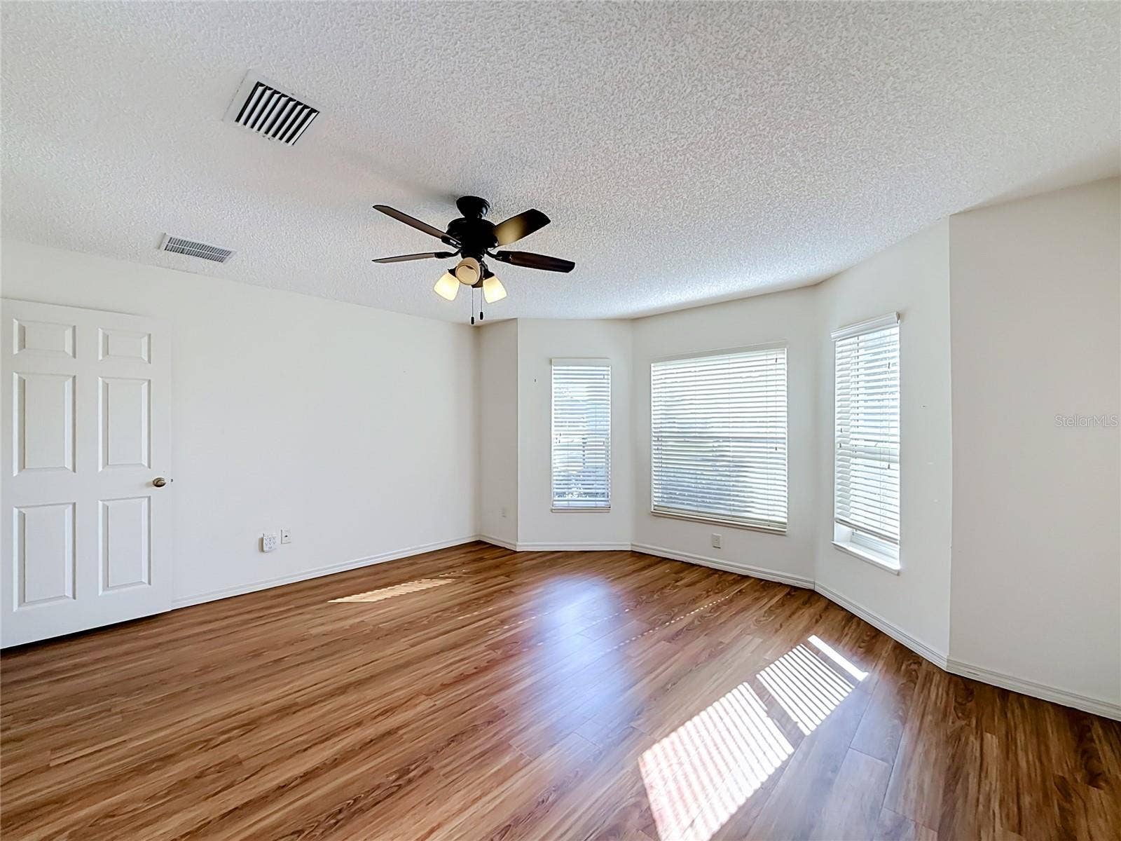 863 CASTLEBERRY CIRCLE, The Villages, FL 32162 863 CASTLEBERRY CIRCLE, The Villages, FL 32162