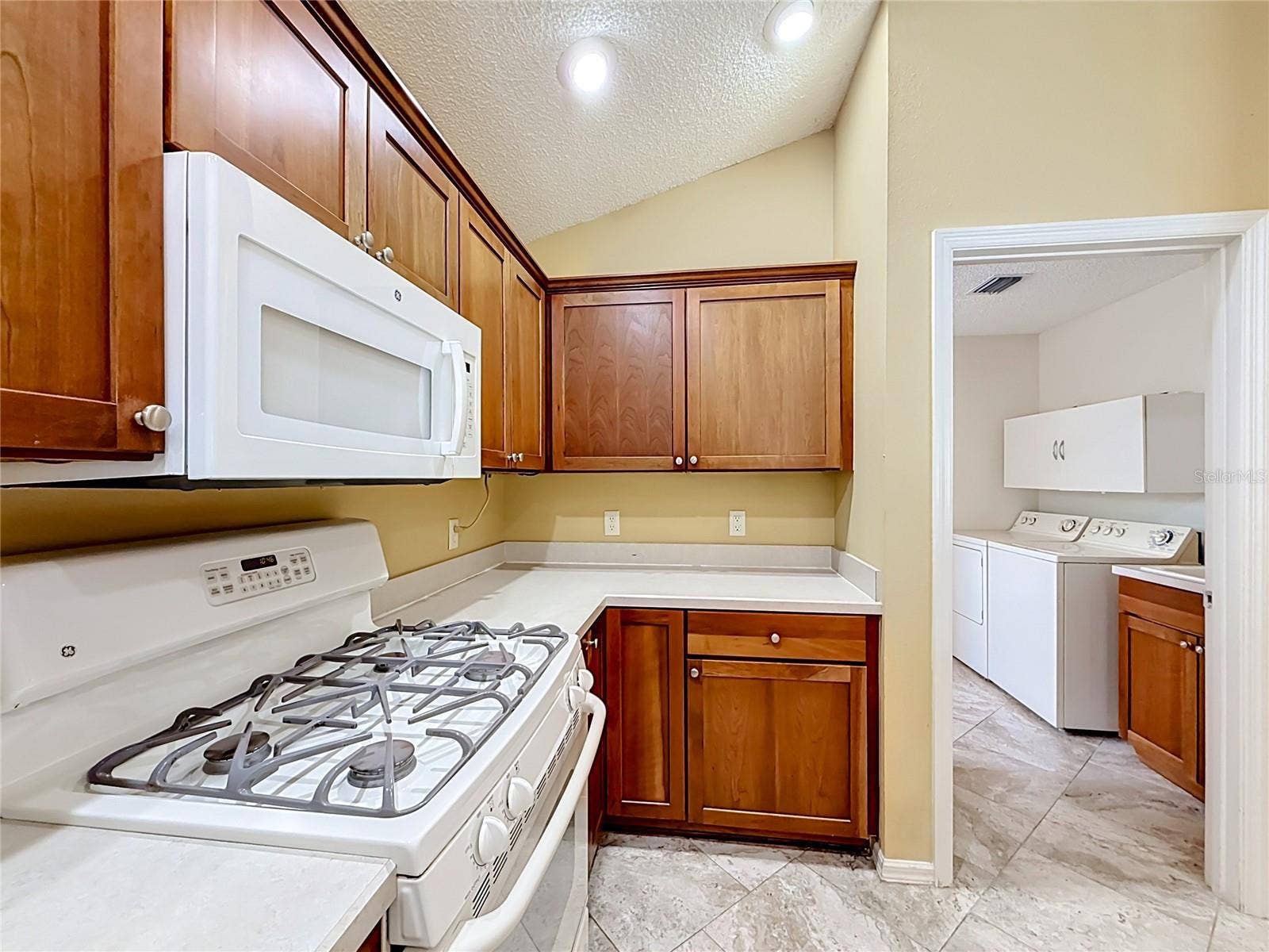 863 CASTLEBERRY CIRCLE, The Villages, FL 32162 863 CASTLEBERRY CIRCLE, The Villages, FL 32162