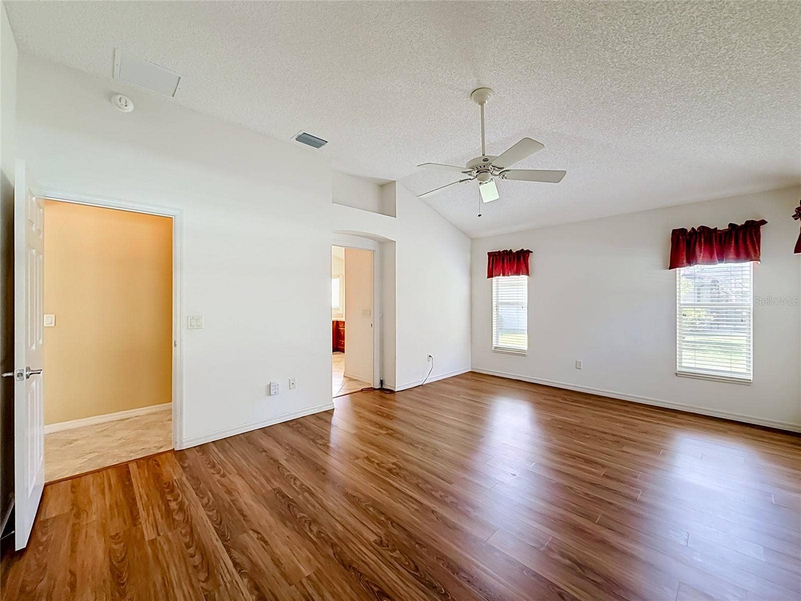 863 CASTLEBERRY CIRCLE, The Villages, FL 32162 863 CASTLEBERRY CIRCLE, The Villages, FL 32162