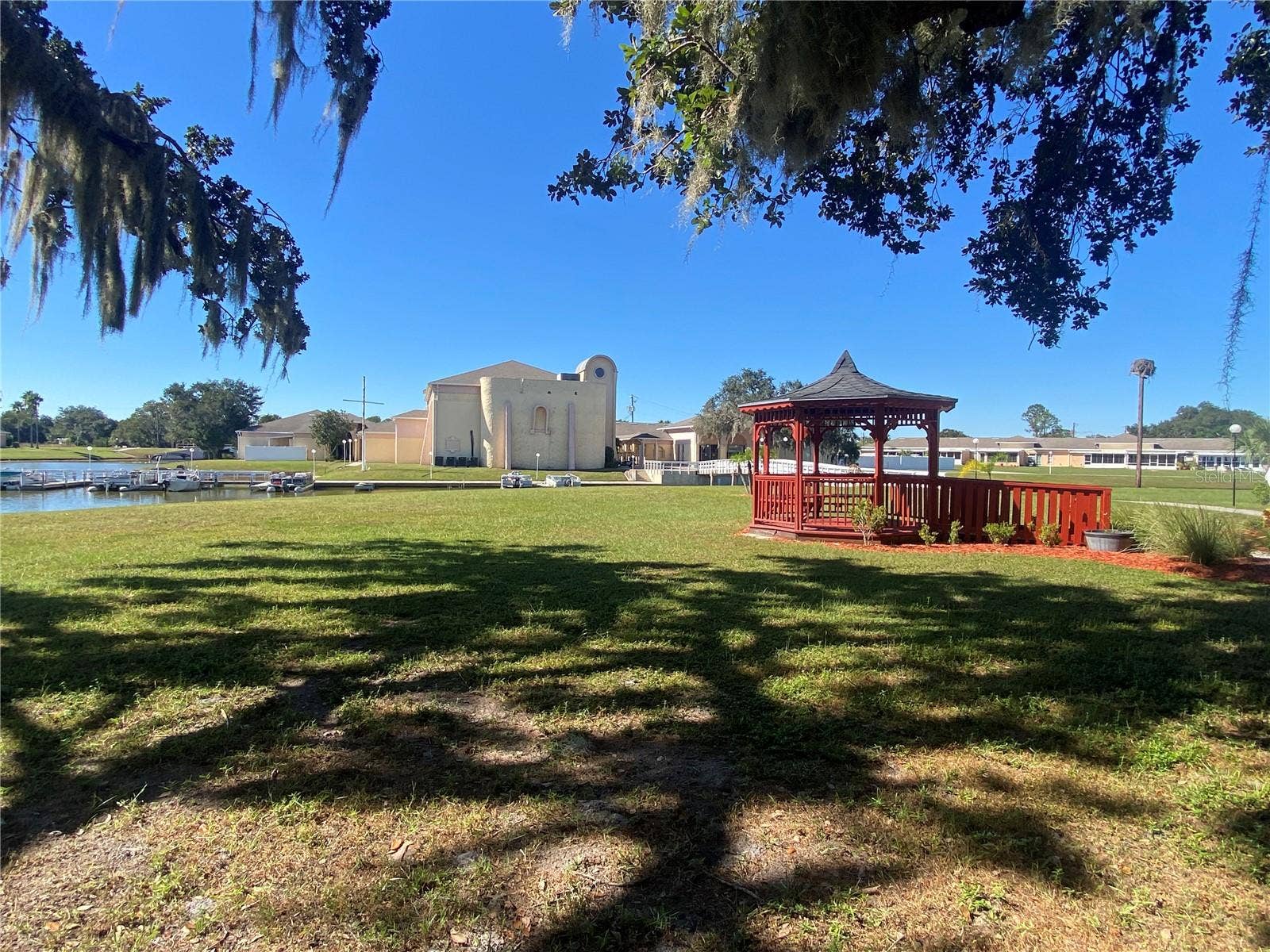 4409 CLUB CIRCLE, Lake Wales, FL 33898 Looking back at the clubhouse.