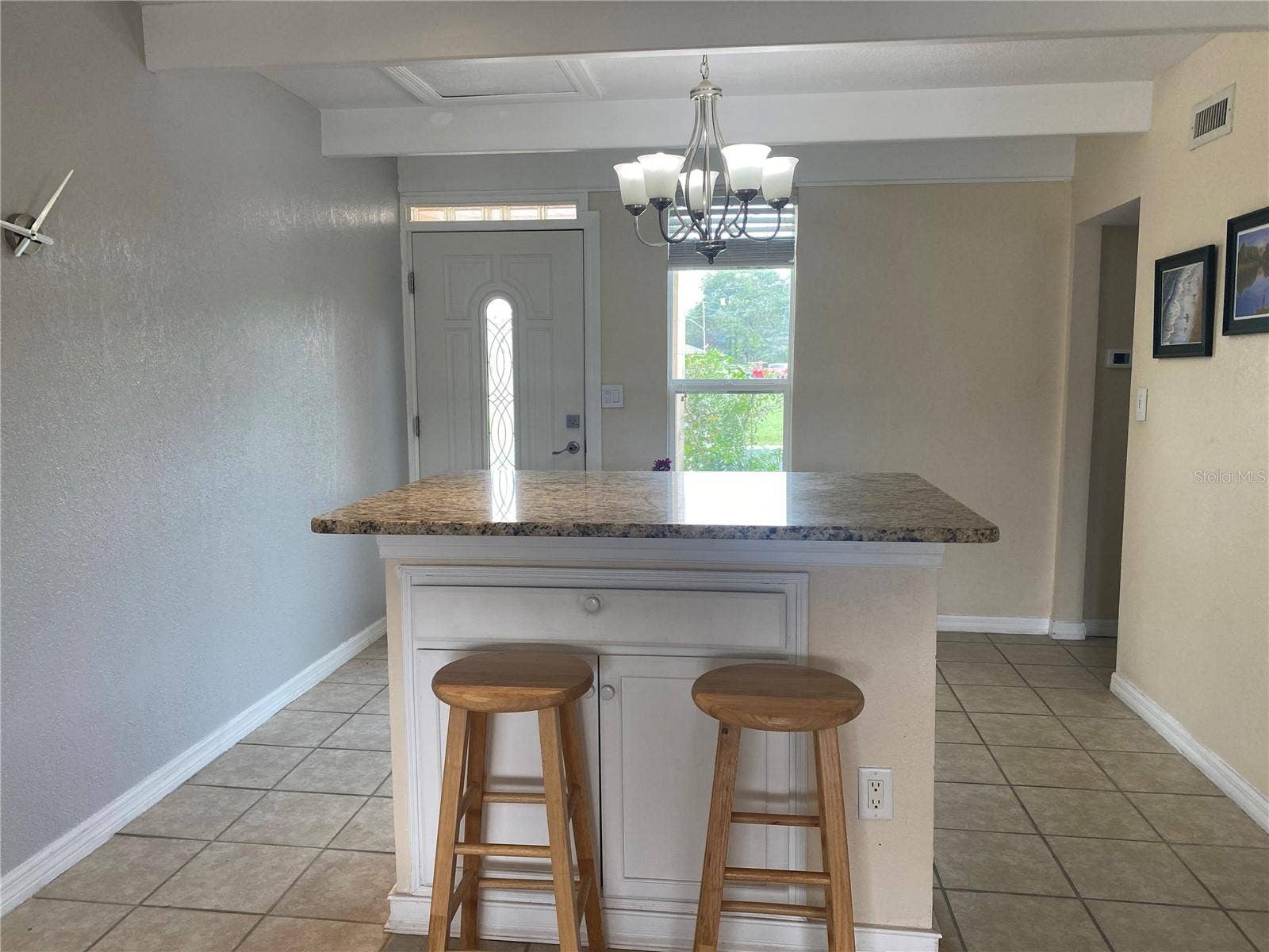 4409 CLUB CIRCLE, Lake Wales, FL 33898 Breakfast bar looking to the front door.