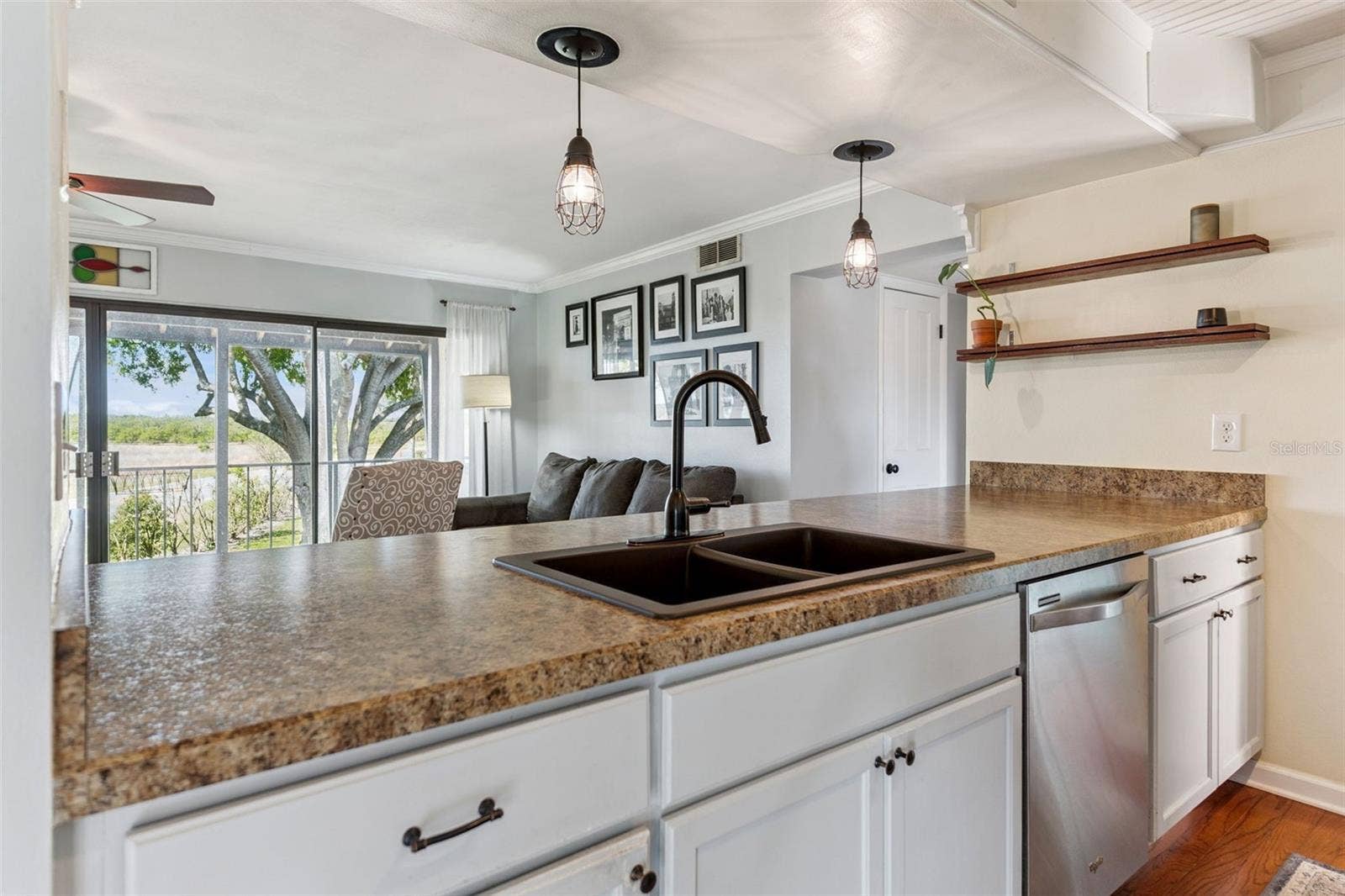 210 LA CASA, #210, Lake Wales, FL 33898 Kitchen overlooking living area
